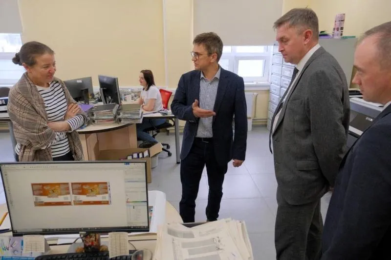 Кировские чиновники посетили наше предприятие